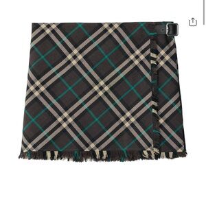 Brand NEW Burberry Black and Green Check Skirt